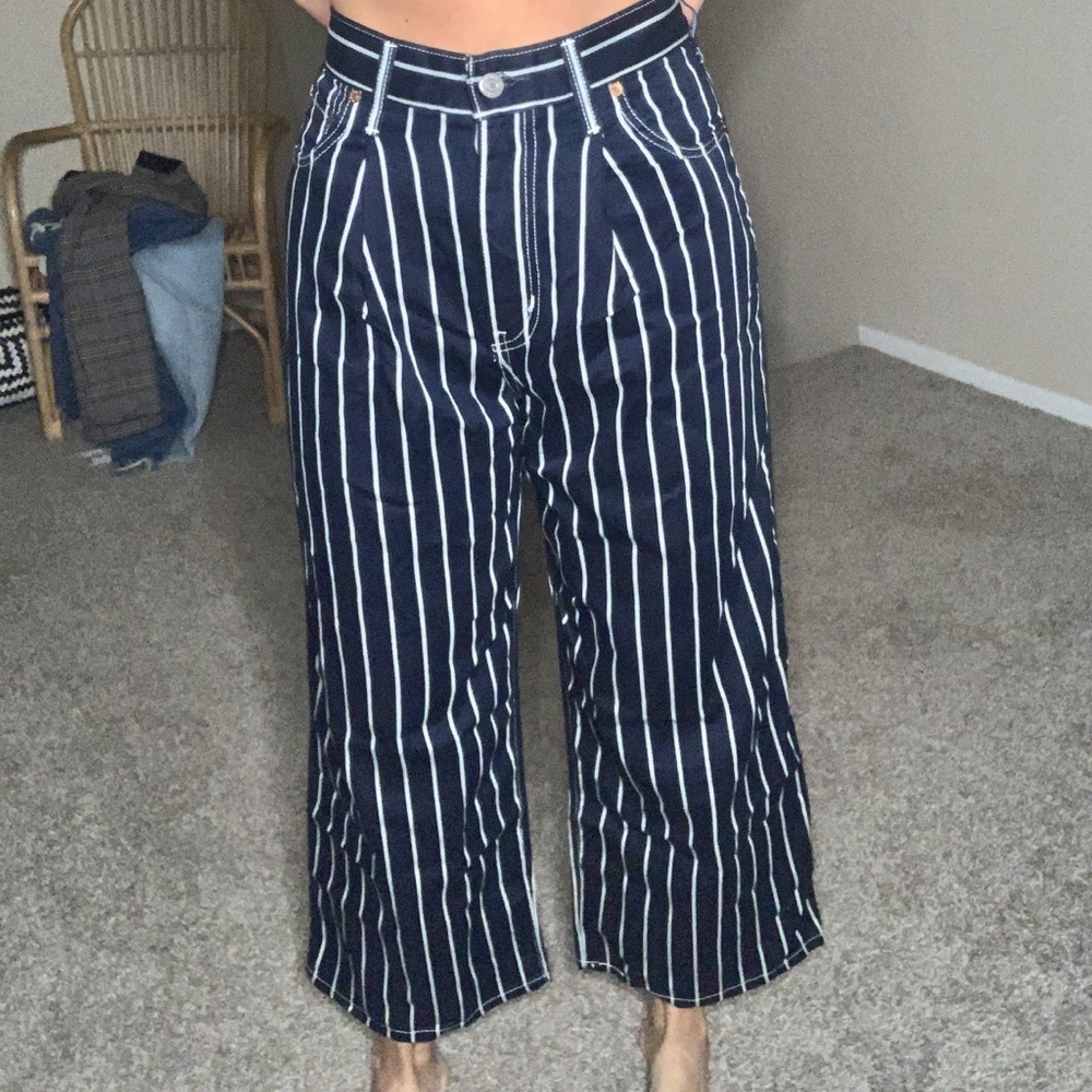 Pleased rib cage crop